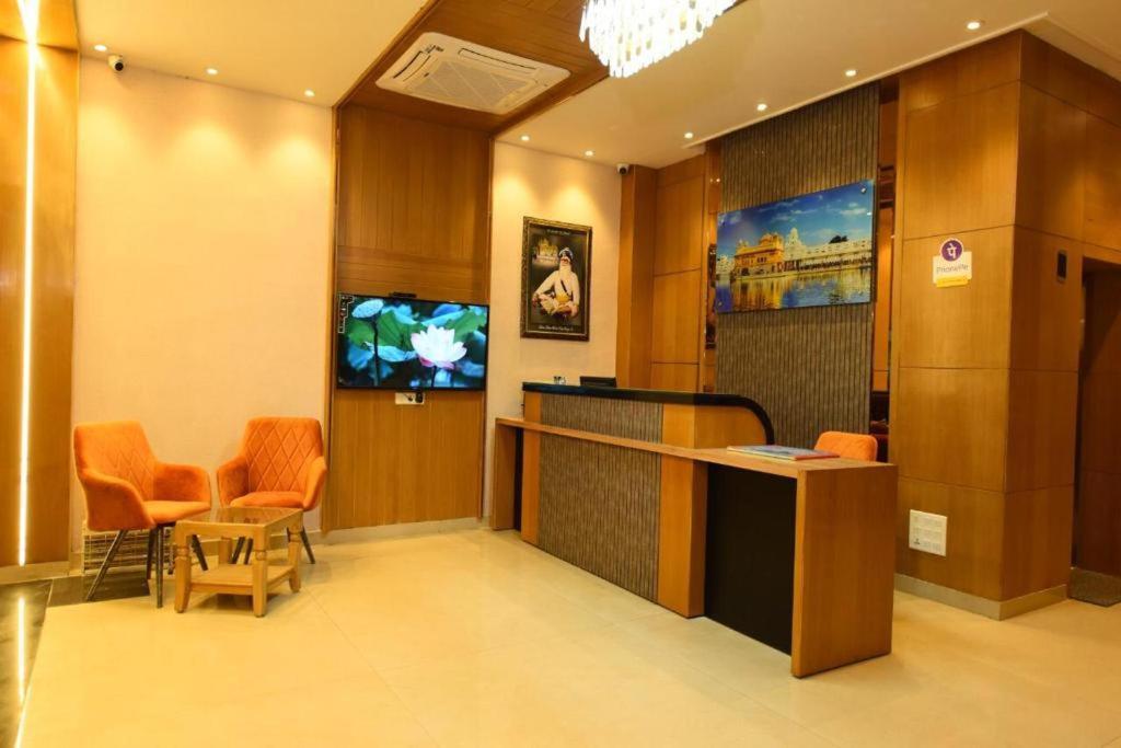 Hotel Apple Tree Amritsar Exterior photo